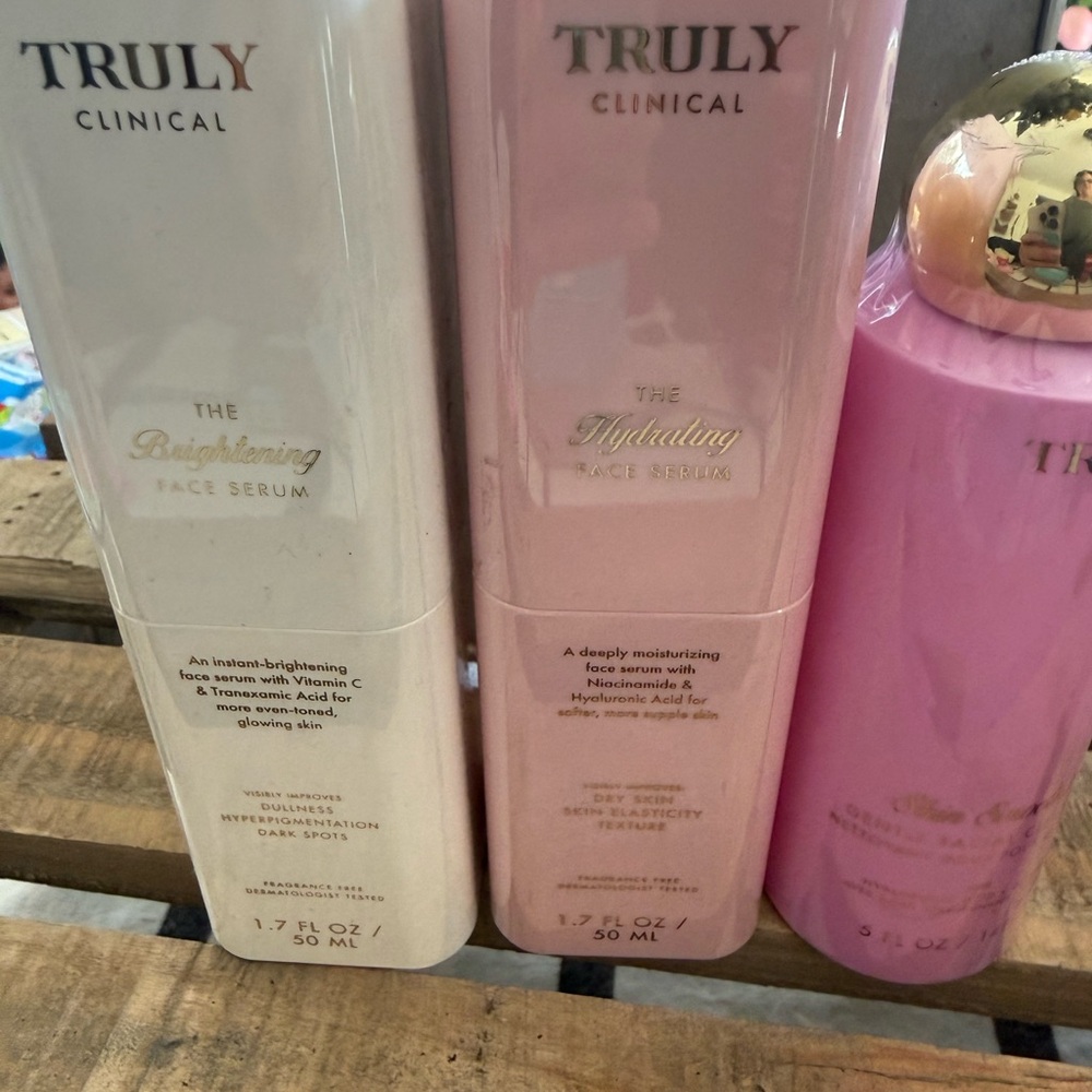 (3) TRULY Clinical Hydrating & Brightening Face Serums -plus cleanser